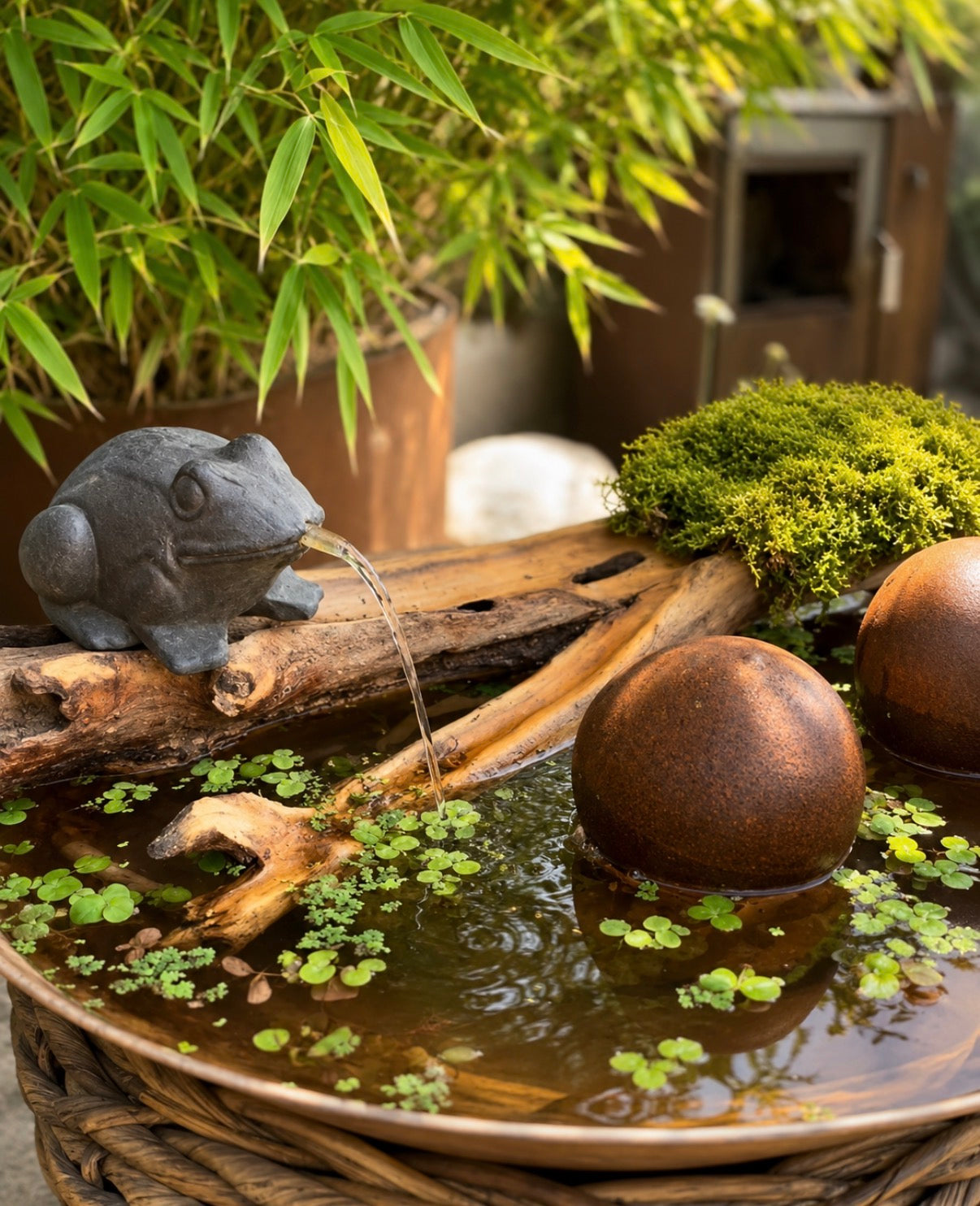Wasserspeier Froschkönig mit Pumpe aus Gusseisen – Brunnen Deko für Garten & Teich