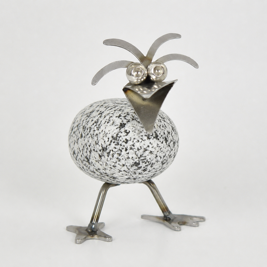 Steinvogel Küken stehend ca.13cm hoch aus Granit und Edelstahl