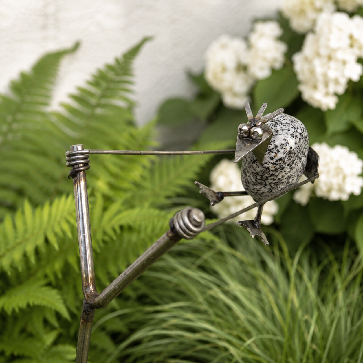 Gartenstecker Schleuder mit Steinvogel aus Granit & Edelstahl ca. 100 cm