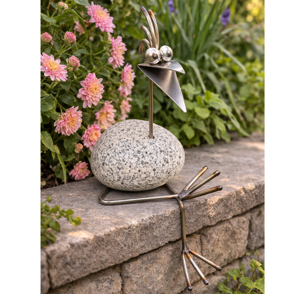 Steinvogel Kantenhocker aus Granit und Edelstahl Naturstein Deko