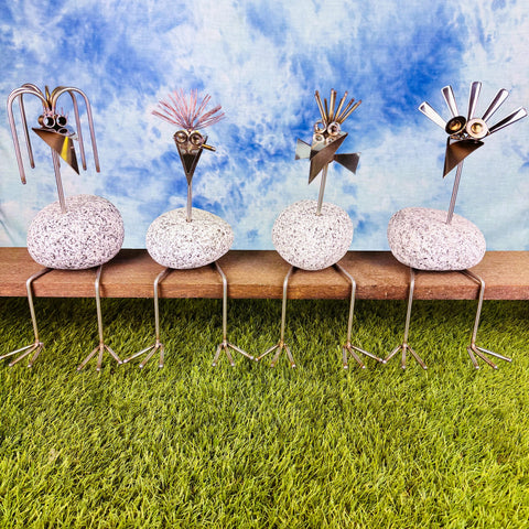 Steinvogel Kantenhocker Wuschelkopf aus Granit und Edelstahl  Naturstein Deko