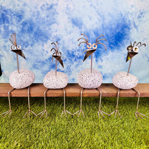 Steinvogel Kantenhocker aus Granit und Edelstahl Naturstein Deko