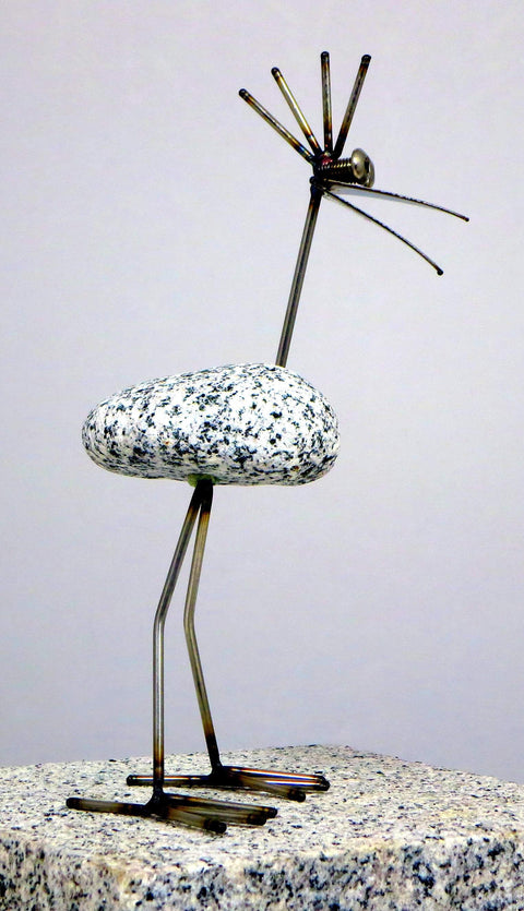 Steinvogel micro ca.22cm hoch Kamm zur Wahl aus Granit und Edelstahl