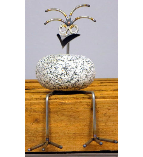 Steinvogel Kantenhocker aus Granit und Edelstahl kurzer Hals Naturstein Deko