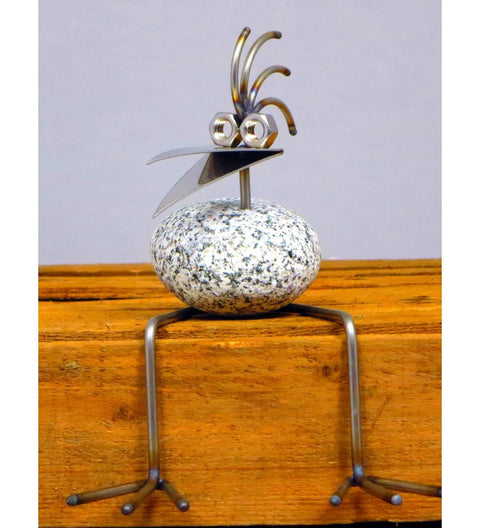 Steinvogel Kantenhocker aus Granit und Edelstahl kurzer Hals Naturstein Deko