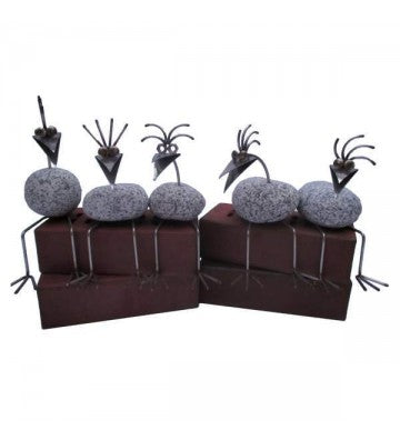 Steinvogel Kantenhocker aus Granit und Edelstahl gebogener Hals  Naturstein