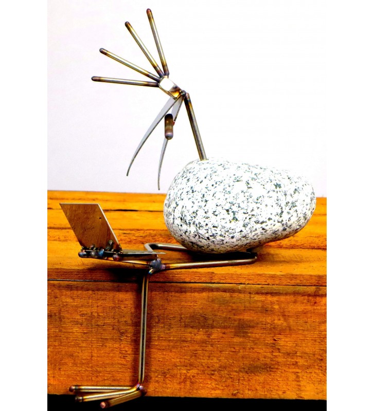 Kantenhocker mit Laptop ca. 22 cm aus Granit und Edelstahl Naturstein Deko