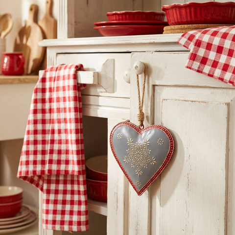 Anhänger Herz Grau Rot aus Metall mit kleinen Ornamenten 15 cm