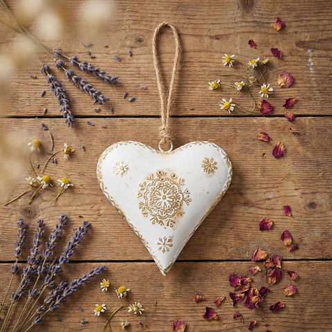 Anhänger Herz Beige aus Metall mit kleinen Ornamenten 15 cm