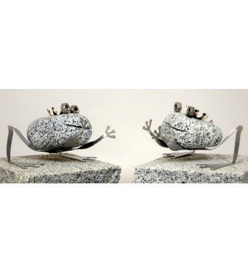 Steintier Frosch Kiss me aus Granit und Edelstahl