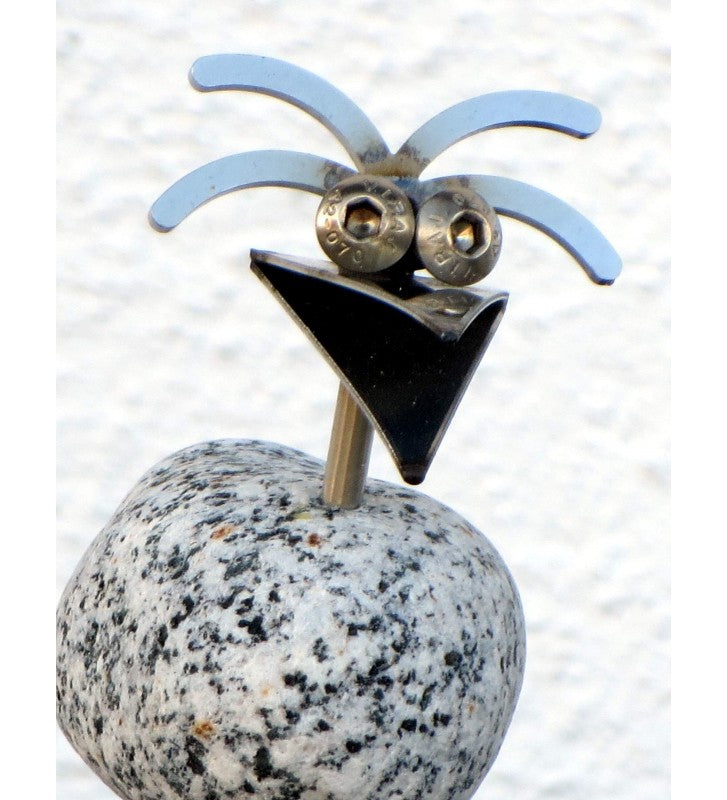 Gartenstecker Steinvogel Küken aus Granit und Edelstahl 68 cm wetterfest