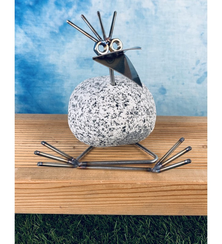 Steinvogel Yoga aus Granit und Edelstahl Naturstein Deko