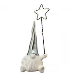 XMAS Wichtel Santa aus Keramik mit LED Stern ca. 9x8x23 cm, inkl. 2 x LR44 Batterien